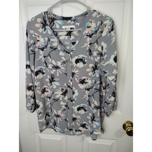 C&e Woman's S Blouse Grey Floral Button V Neck Lightweight Business Casual - Picture 1 of 8
